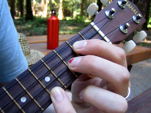 Galen demonstrates Digital Love on the ukulele. Fourth chord.